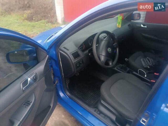 Синий Шкода Фабия, объемом двигателя 1.4 л и пробегом 330 тыс. км за 2400 $, фото 7 на Automoto.ua
