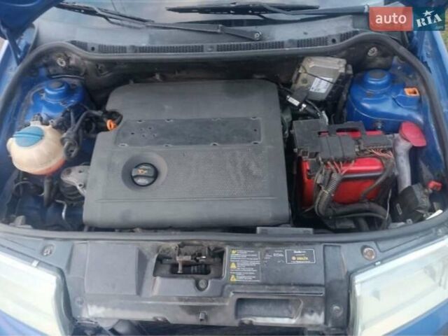 Синий Шкода Фабия, объемом двигателя 1.4 л и пробегом 330 тыс. км за 2400 $, фото 10 на Automoto.ua