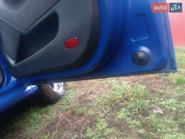 Синий Шкода Фабия, объемом двигателя 1.4 л и пробегом 330 тыс. км за 2400 $, фото 6 на Automoto.ua