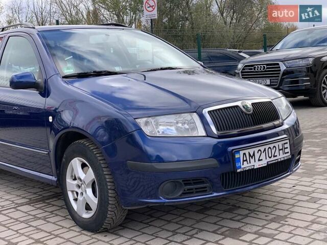 Синий Шкода Фабия, объемом двигателя 1.4 л и пробегом 241 тыс. км за 3999 $, фото 7 на Automoto.ua