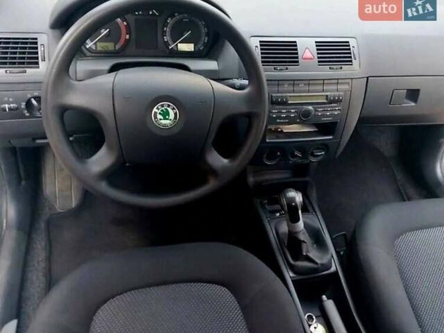 Шкода Фабія 2006 у Луцьку на Automoto.ua Синій Шкода Фабія, об'ємом двигуна 1.4 л та пробігом 285 тис. км за 4000 $, фото 5 на Automoto.ua