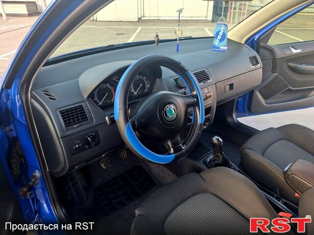 Синій Шкода Фабія, об'ємом двигуна 1.4 л та пробігом 320 тис. км за 5100 $, фото 3 на Automoto.ua