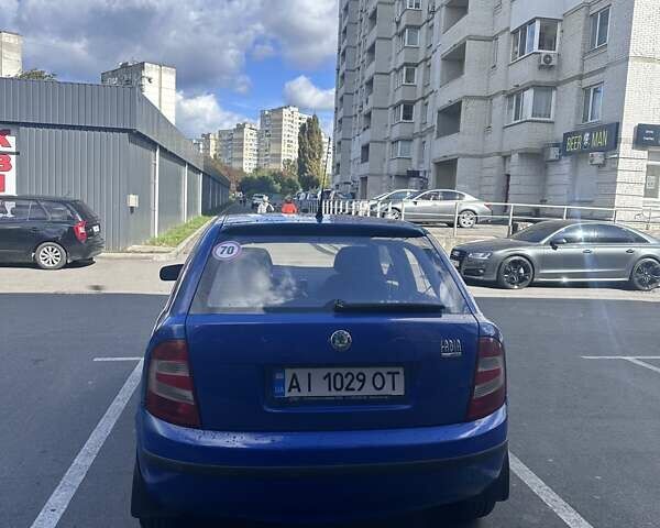 Синий Шкода Фабия, объемом двигателя 1.2 л и пробегом 271 тыс. км за 3000 $, фото 4 на Automoto.ua