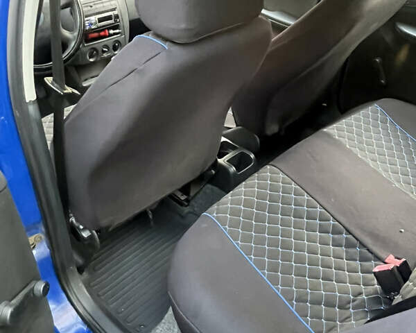 Синій Шкода Фабія, об'ємом двигуна 1.2 л та пробігом 288 тис. км за 2950 $, фото 9 на Automoto.ua