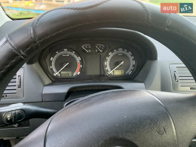 Синій Шкода Фабія, об'ємом двигуна 1.4 л та пробігом 244 тис. км за 4300 $, фото 6 на Automoto.ua