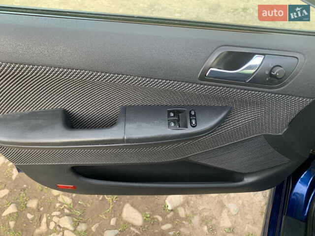 Синій Шкода Фабія, об'ємом двигуна 1.4 л та пробігом 244 тис. км за 4300 $, фото 7 на Automoto.ua
