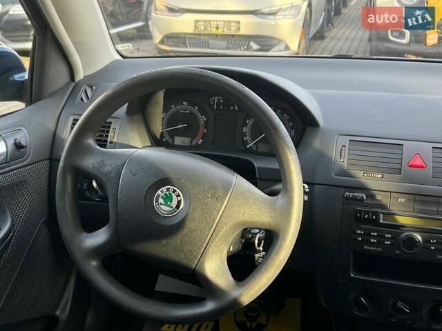 Синий Шкода Фабия, объемом двигателя 1.39 л и пробегом 244 тыс. км за 4600 $, фото 17 на Automoto.ua