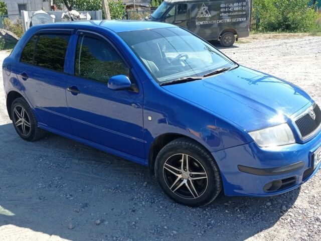 Синій Шкода Фабія, об'ємом двигуна 1.4 л та пробігом 300 тис. км за 4000 $, фото 1 на Automoto.ua