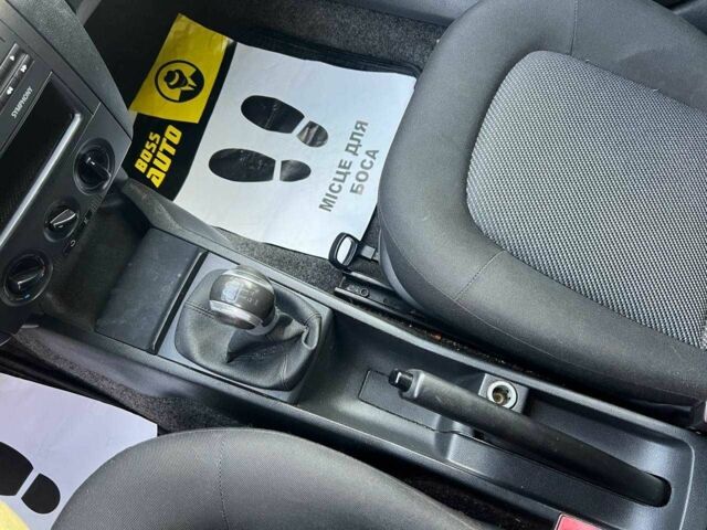 Синій Шкода Фабія, об'ємом двигуна 1.4 л та пробігом 244 тис. км за 4600 $, фото 15 на Automoto.ua