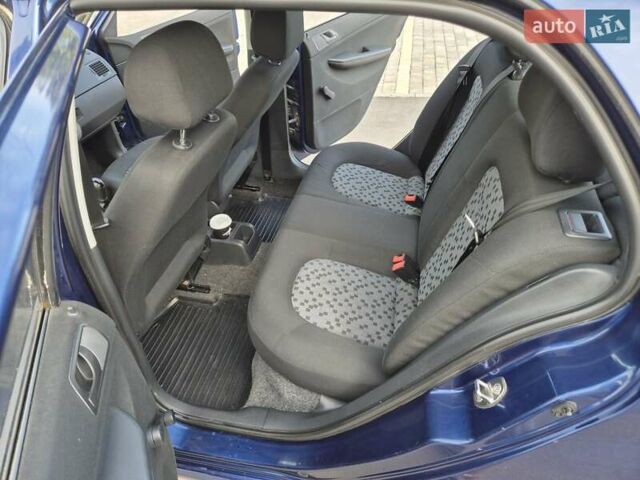 Синій Шкода Фабія, об'ємом двигуна 1.2 л та пробігом 192 тис. км за 3650 $, фото 24 на Automoto.ua