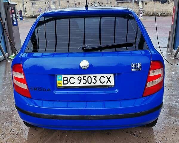 Синий Шкода Фабия, объемом двигателя 1.4 л и пробегом 280 тыс. км за 4000 $, фото 3 на Automoto.ua