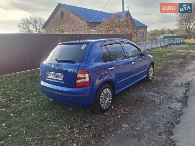 Синій Шкода Фабія, об'ємом двигуна 1.39 л та пробігом 322 тис. км за 4999 $, фото 1 на Automoto.ua