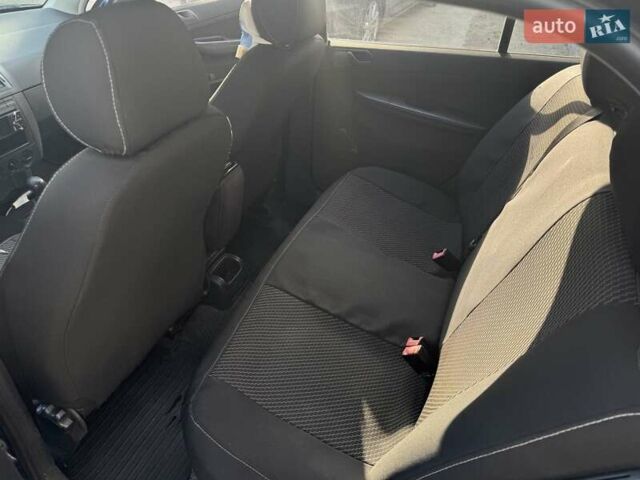 Синій Шкода Фабія, об'ємом двигуна 1.2 л та пробігом 242 тис. км за 3500 $, фото 8 на Automoto.ua