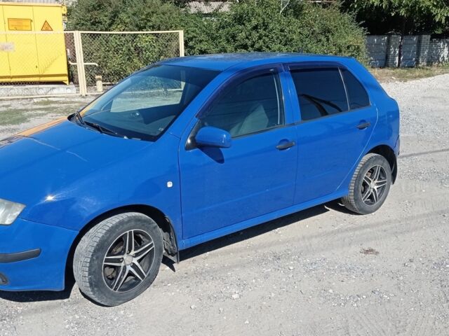 Синій Шкода Фабія, об'ємом двигуна 1.4 л та пробігом 300 тис. км за 4000 $, фото 3 на Automoto.ua