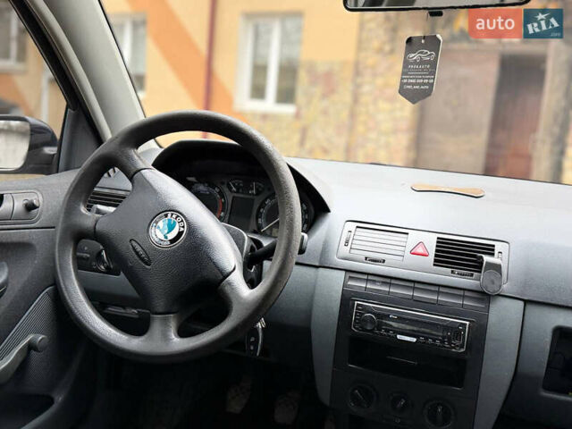 Синий Шкода Фабия, объемом двигателя 1.2 л и пробегом 83 тыс. км за 3000 $, фото 9 на Automoto.ua