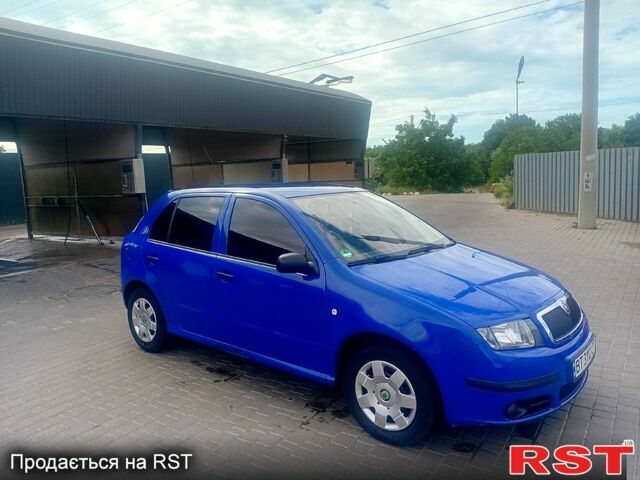 Синий Шкода Фабия, объемом двигателя 1.2 л и пробегом 201 тыс. км за 4100 $, фото 5 на Automoto.ua