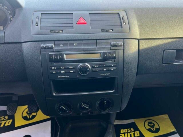 Синій Шкода Фабія, об'ємом двигуна 1.4 л та пробігом 244 тис. км за 4600 $, фото 14 на Automoto.ua