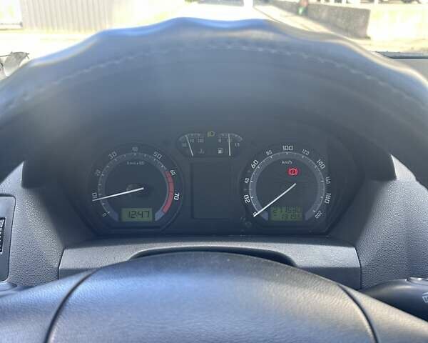 Синий Шкода Фабия, объемом двигателя 1.2 л и пробегом 271 тыс. км за 2800 $, фото 11 на Automoto.ua