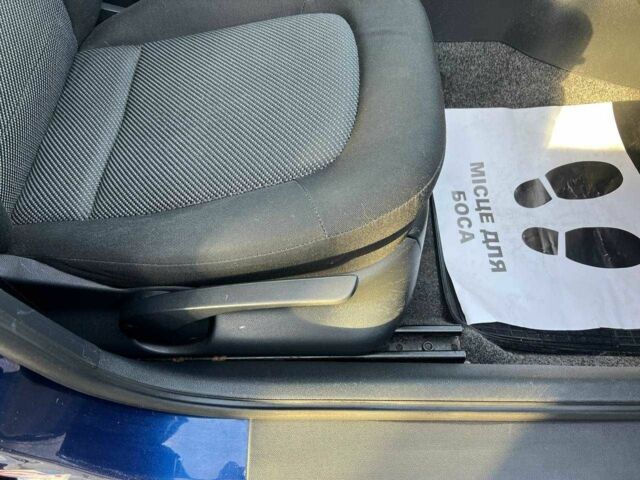 Синій Шкода Фабія, об'ємом двигуна 1.4 л та пробігом 244 тис. км за 4600 $, фото 9 на Automoto.ua