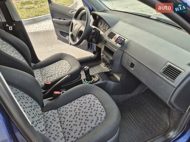 Синій Шкода Фабія, об'ємом двигуна 1.2 л та пробігом 192 тис. км за 3650 $, фото 21 на Automoto.ua