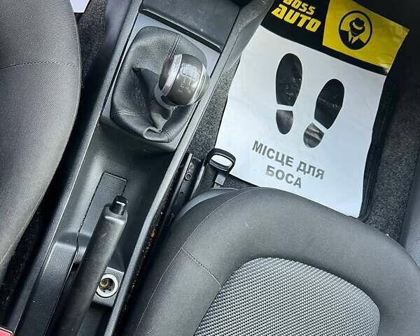 Синий Шкода Фабия, объемом двигателя 1.39 л и пробегом 244 тыс. км за 4600 $, фото 15 на Automoto.ua