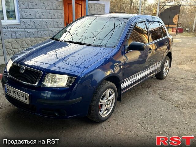 Синий Шкода Фабия, объемом двигателя 1.2 л и пробегом 178 тыс. км за 3800 $, фото 1 на Automoto.ua