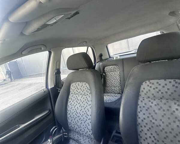 Синий Шкода Фабия, объемом двигателя 1.2 л и пробегом 271 тыс. км за 2800 $, фото 10 на Automoto.ua