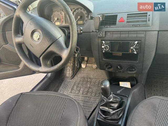 Синій Шкода Фабія, об'ємом двигуна 1.2 л та пробігом 242 тис. км за 3500 $, фото 5 на Automoto.ua