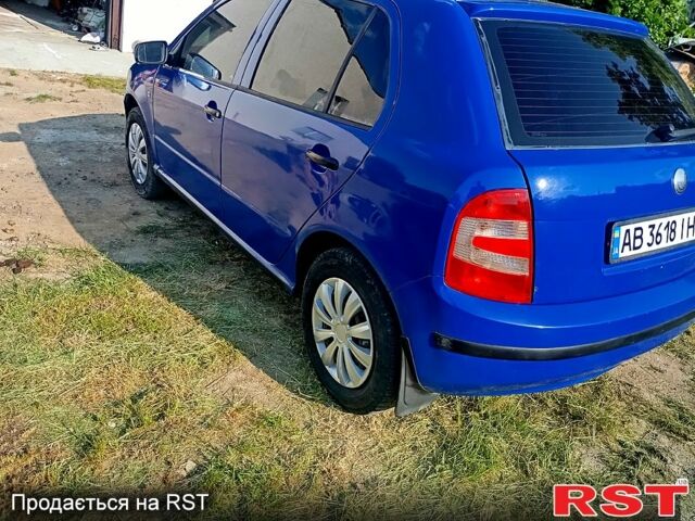 Синий Шкода Фабия, объемом двигателя 1.2 л и пробегом 209 тыс. км за 2500 $, фото 1 на Automoto.ua