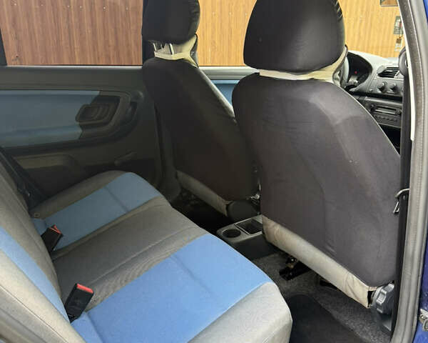 Синий Шкода Фабия, объемом двигателя 1.2 л и пробегом 170 тыс. км за 3500 $, фото 7 на Automoto.ua