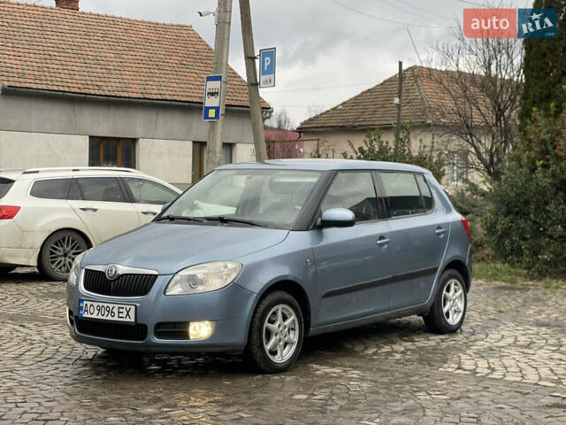 Синий Шкода Фабия, объемом двигателя 1.39 л и пробегом 240 тыс. км за 4400 $, фото 12 на Automoto.ua