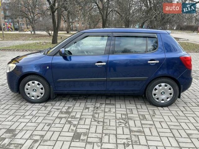 Синий Шкода Фабия, объемом двигателя 1.2 л и пробегом 201 тыс. км за 5150 $, фото 4 на Automoto.ua