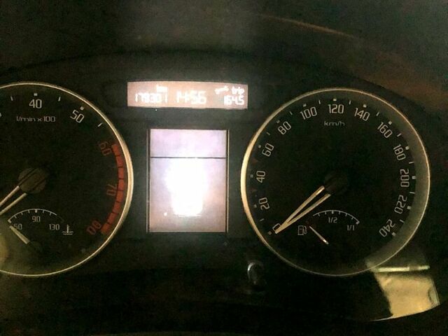 Синій Шкода Фабія, об'ємом двигуна 1.2 л та пробігом 179 тис. км за 4100 $, фото 8 на Automoto.ua