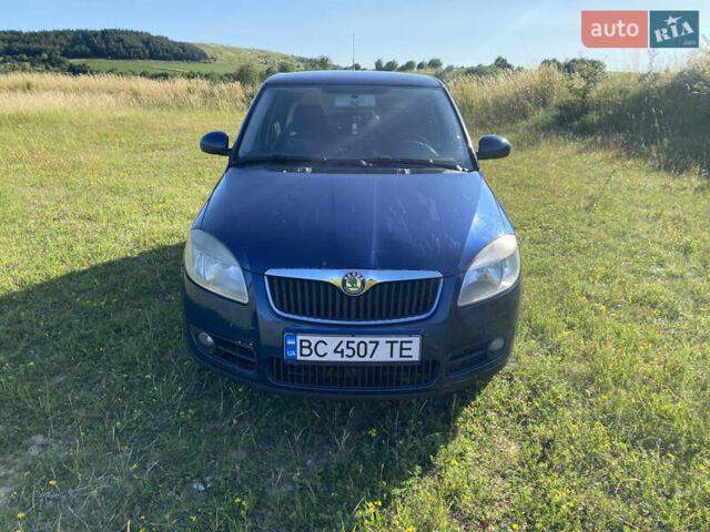 Синий Шкода Фабия, объемом двигателя 1.39 л и пробегом 170 тыс. км за 5000 $, фото 1 на Automoto.ua