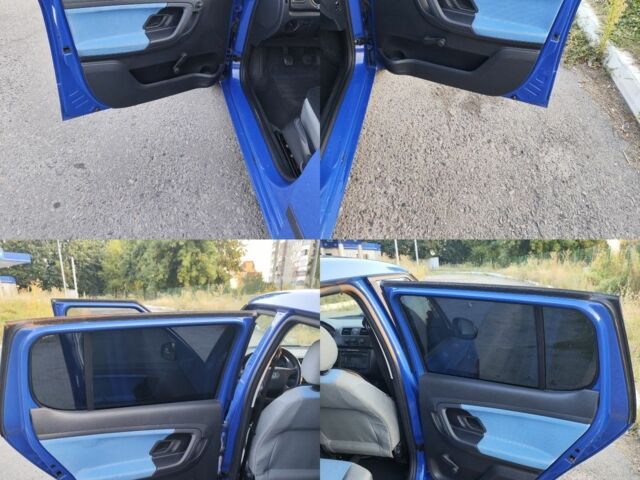 Синий Шкода Фабия, объемом двигателя 1.4 л и пробегом 254 тыс. км за 5400 $, фото 9 на Automoto.ua