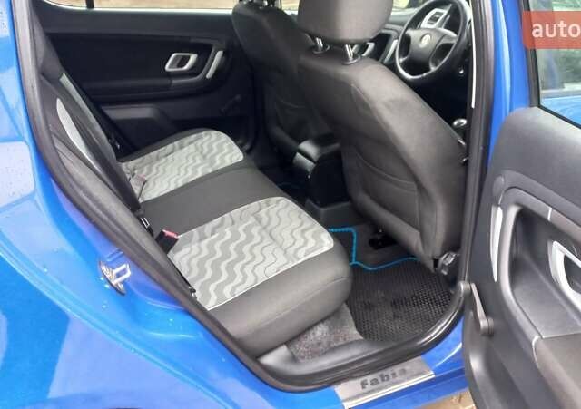 Синий Шкода Фабия, объемом двигателя 1.2 л и пробегом 252 тыс. км за 4500 $, фото 8 на Automoto.ua