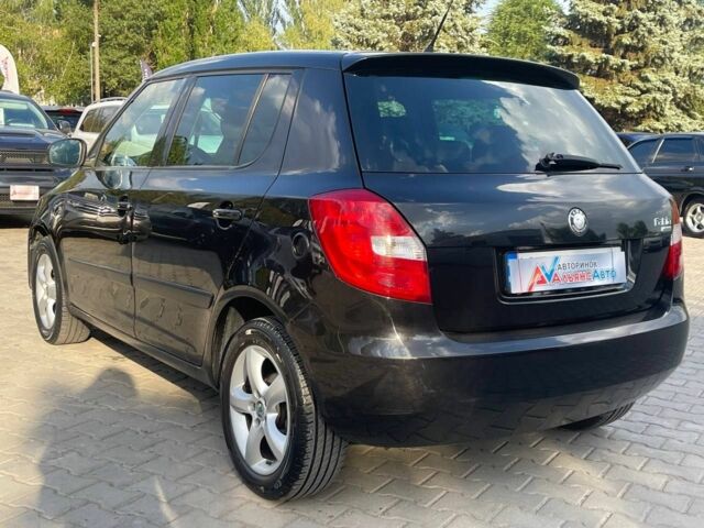 Синий Шкода Фабия, объемом двигателя 1.4 л и пробегом 201 тыс. км за 5400 $, фото 4 на Automoto.ua