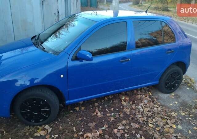 Синий Шкода Фабия, объемом двигателя 1.4 л и пробегом 335 тыс. км за 4300 $, фото 8 на Automoto.ua