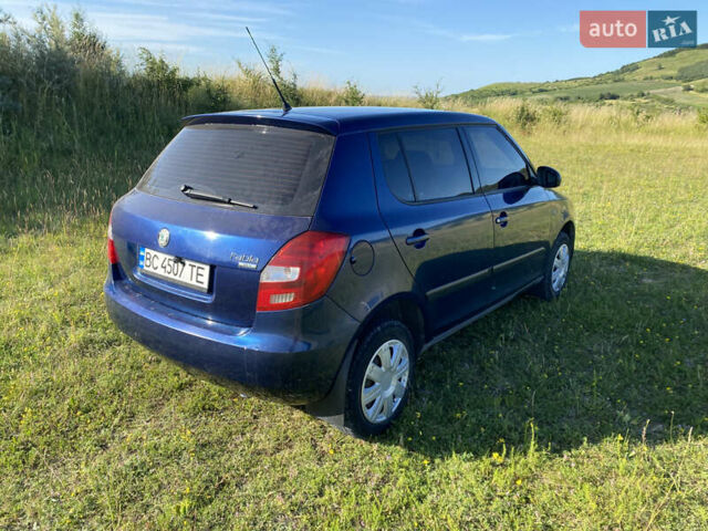 Синий Шкода Фабия, объемом двигателя 1.39 л и пробегом 170 тыс. км за 5000 $, фото 4 на Automoto.ua