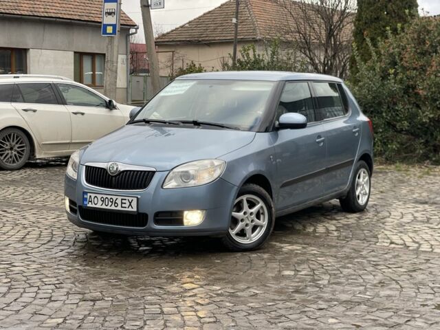 Синий Шкода Фабия, объемом двигателя 1.4 л и пробегом 230 тыс. км за 4400 $, фото 1 на Automoto.ua