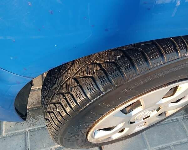 Синій Шкода Фабія, об'ємом двигуна 1.4 л та пробігом 230 тис. км за 3200 $, фото 4 на Automoto.ua