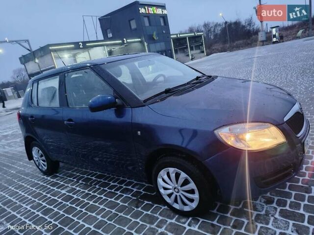 Синий Шкода Фабия, объемом двигателя 1.4 л и пробегом 195 тыс. км за 3750 $, фото 1 на Automoto.ua