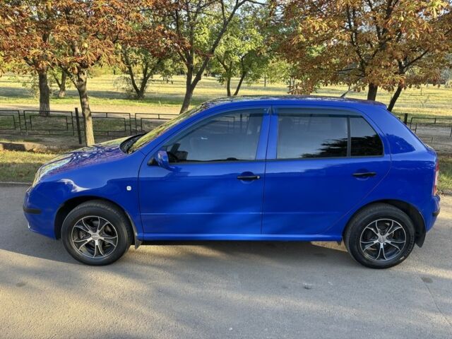Синій Шкода Фабія, об'ємом двигуна 1.4 л та пробігом 220 тис. км за 4650 $, фото 7 на Automoto.ua