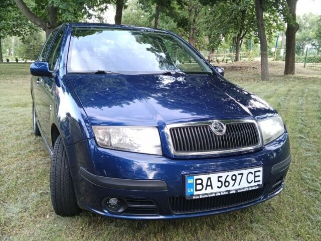 Синий Шкода Фабия, объемом двигателя 1.2 л и пробегом 230 тыс. км за 4400 $, фото 8 на Automoto.ua