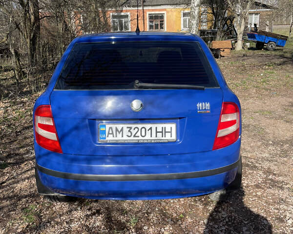 Синий Шкода Фабия, объемом двигателя 1.2 л и пробегом 160 тыс. км за 3700 $, фото 3 на Automoto.ua