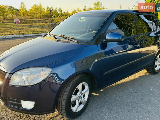 Синий Шкода Фабия, объемом двигателя 1.39 л и пробегом 143 тыс. км за 5500 $, фото 3 на Automoto.ua