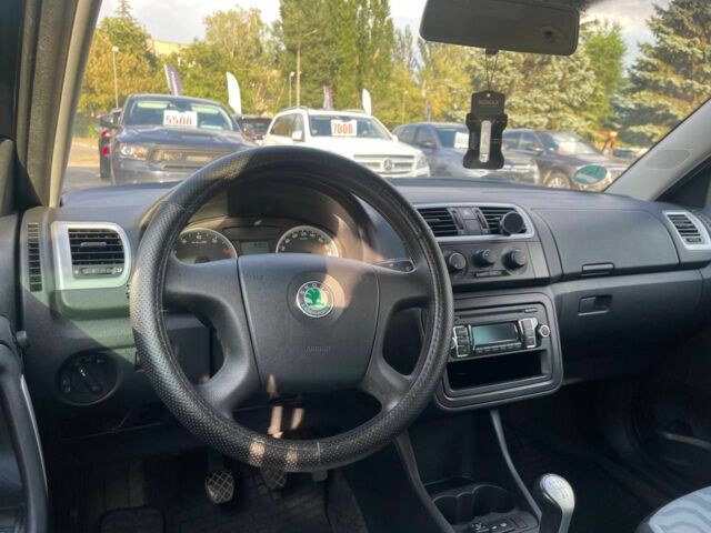 Синий Шкода Фабия, объемом двигателя 1.4 л и пробегом 201 тыс. км за 5400 $, фото 10 на Automoto.ua