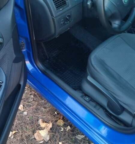 Синий Шкода Фабия, объемом двигателя 1.4 л и пробегом 335 тыс. км за 4300 $, фото 7 на Automoto.ua