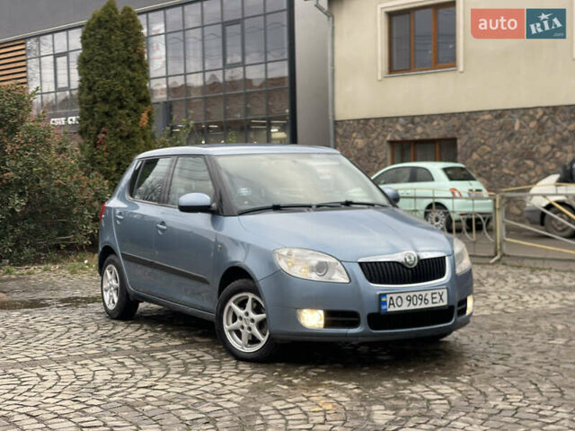 Синий Шкода Фабия, объемом двигателя 1.39 л и пробегом 240 тыс. км за 4400 $, фото 1 на Automoto.ua