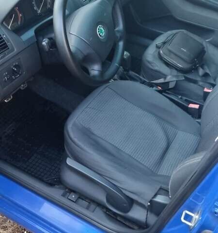 Синий Шкода Фабия, объемом двигателя 1.4 л и пробегом 335 тыс. км за 4300 $, фото 6 на Automoto.ua